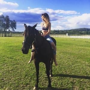 Meet your Posher, Nicole